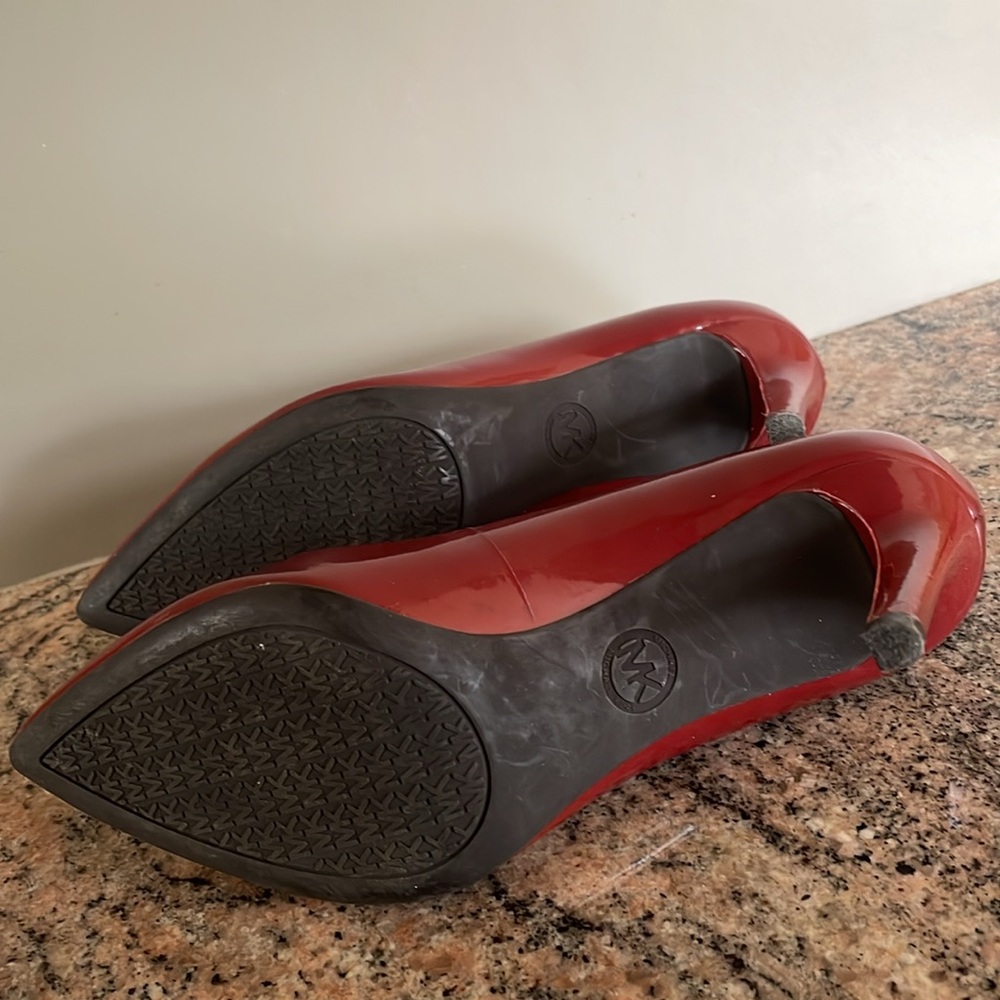 Michael Kors Dorothy Flex Pumps Brandy Bright Red Patent Shoes - Picture 5 of 8